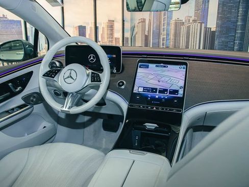 Certified 2023 Mercedes-Benz EQE 500 4MATIC Sedan image 13