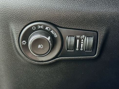 Used 2024 Jeep Compass Trailhawk AWD/4WD image 11