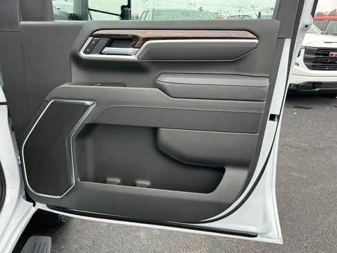 New 2026 GMC Sierra 2500 SLE w/ SLE Value Package; image 18
