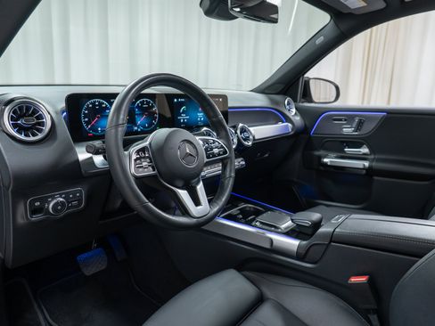 Used 2022 Mercedes-Benz GLB 250 4MATIC image 12