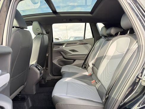 New 2026 Volkswagen Tiguan SE R-Line FWD image 14
