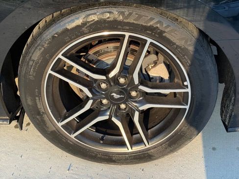 Used 2018 Ford Mustang Premium RWD image 15