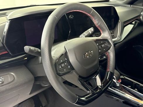 Used 2025 Chevrolet Trax RS w/ Driver Confidence Package FWD image 18