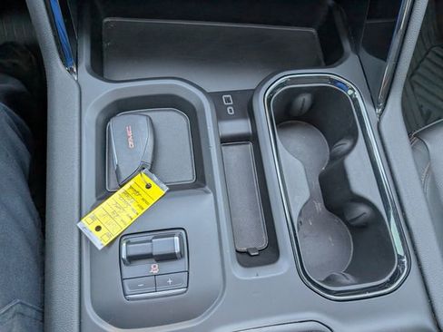 Used 2024 GMC Sierra 2500 AT4 w/ AT4 Premium Plus Package image 17