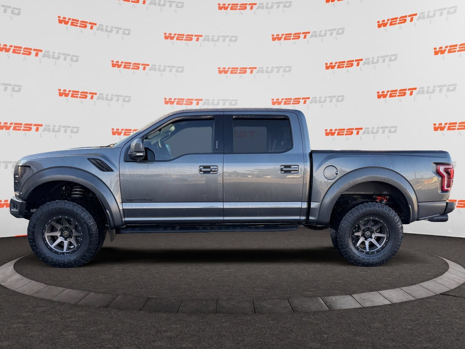 Used 2019 Ford F150 Raptor w/ Equipment Group 802A Luxury AWD/4WD image 2