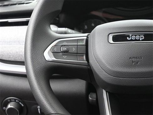 New 2025 Jeep Compass Sport image 30