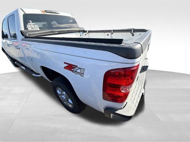 Used 2014 Chevrolet Silverado 2500 LT w/ Interior Plus Package AWD/4WD image 12