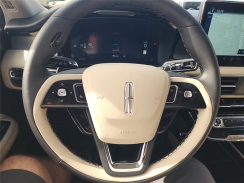 New 2026 Lincoln Corsair Premiere image 35