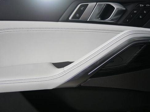 New 2026 BMW X6 xDrive40i image 9