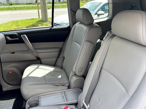 Used 2008 Toyota Highlander Sport image 13