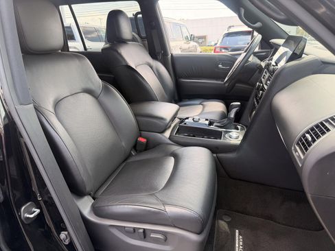 Used 2023 Nissan Armada SL w/ Midnight Edition Package AWD/4WD image 4