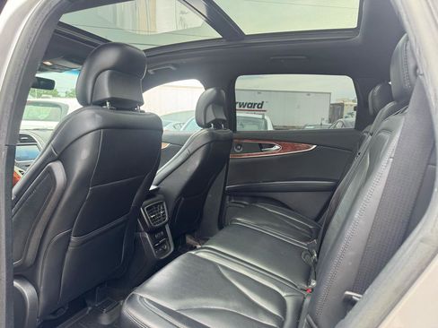 Used 2019 Lincoln Nautilus Reserve AWD/4WD image 9