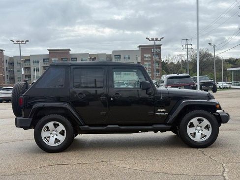 Used 2012 Jeep Wrangler Unlimited Sahara w/ Trailer Tow Group AWD/4WD image 2