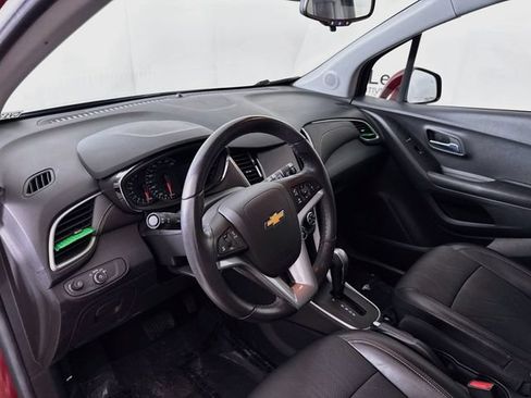 Used 2022 Chevrolet Trax LT w/ Driver Confidence Package AWD/4WD image 10