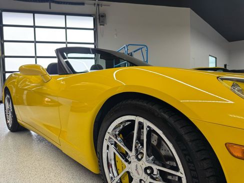 Used 2006 Chevrolet Corvette Convertible w/ Preferred Equipment Group RWD image 29