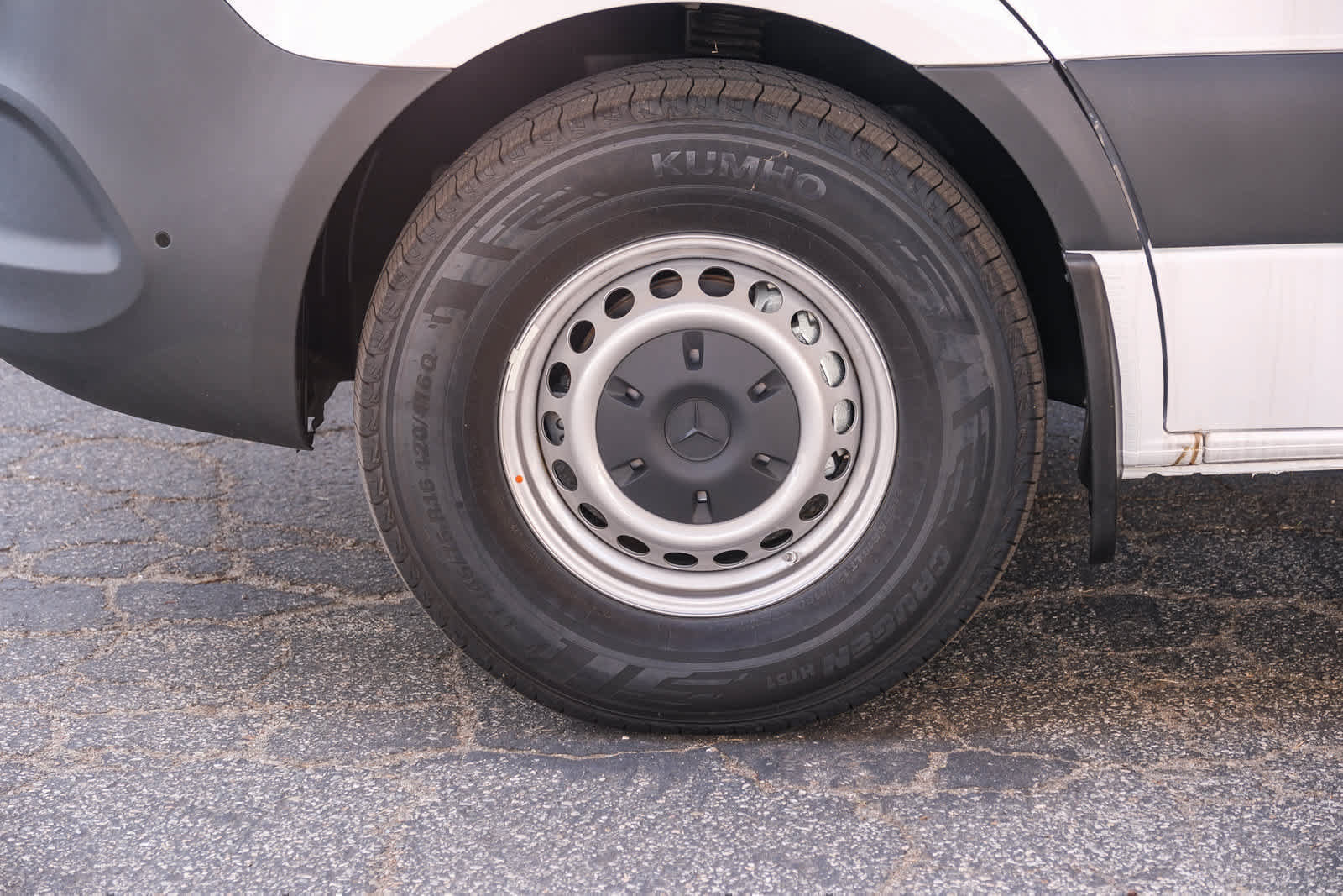 New 2025 Mercedes-Benz eSprinter 170 Cargo image 10