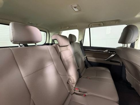 Used 2022 Lexus GX 460 Premium w/ Premium Package AWD/4WD image 29