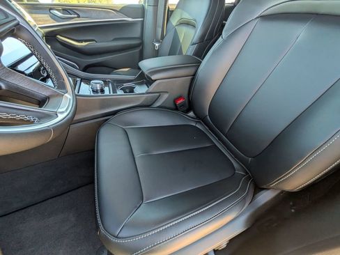 New 2026 Jeep Grand Cherokee Limited w/ Limited Altitude Package image 15