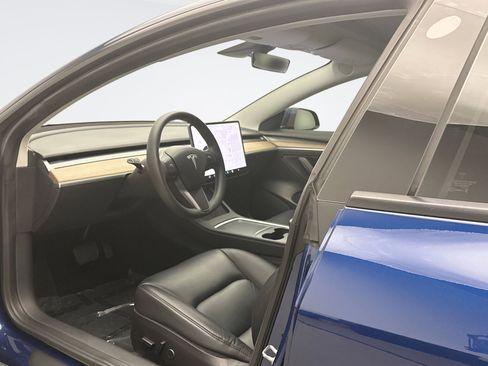 Used 2021 Tesla Model 3 Standard Range Plus image 10