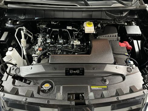 Used 2025 Nissan Pathfinder SV AWD/4WD image 39