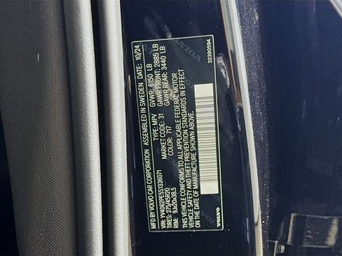 Certified 2025 Volvo XC90 B6 Plus AWD/4WD image 33