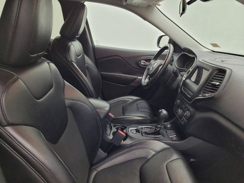 Used 2019 Jeep Cherokee Latitude Plus AWD/4WD image 21