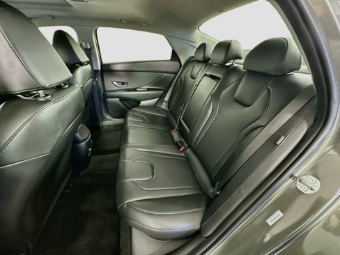 Used 2025 Hyundai Elantra Limited FWD image 29