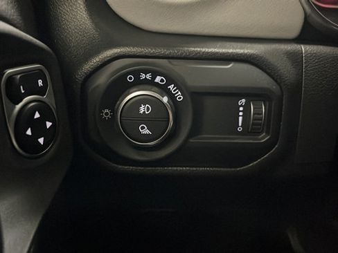 Used 2023 Jeep Gladiator Overland AWD/4WD image 31