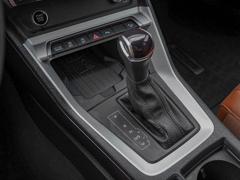 Certified 2025 Audi Q3 2.0T Premium Plus w/ Premium Plus Package image 19