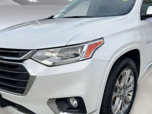 Certified 2019 Chevrolet Traverse Premier w/ Driver Confidence II Package image 10