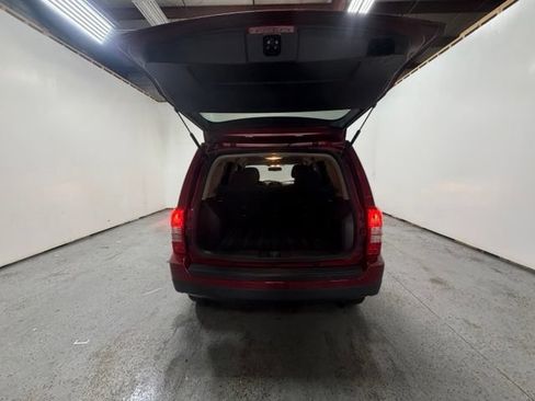 Used 2017 Jeep Patriot Sport w/ Power Value Group AWD/4WD image 9