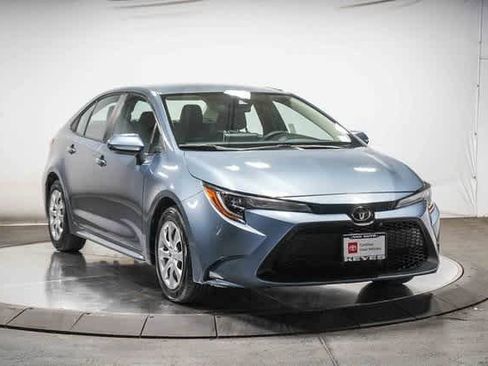 Certified 2021 Toyota Corolla LE image 6
