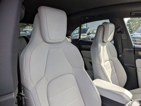 Used 2025 Porsche Macan 4 Electric AWD/4WD image 39