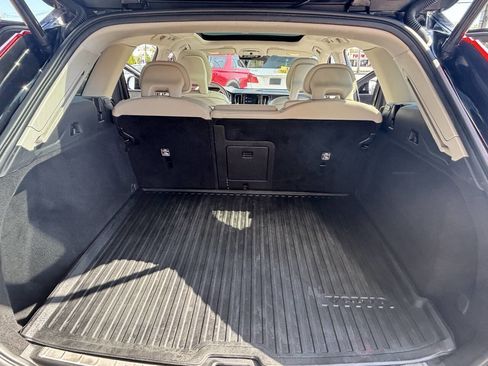 Used 2018 Volvo XC60 T6 Momentum w/ Advanced Package AWD/4WD image 22