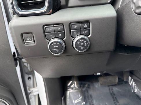 Used 2023 GMC Sierra 1500 Denali w/ Technology Package AWD/4WD image 13