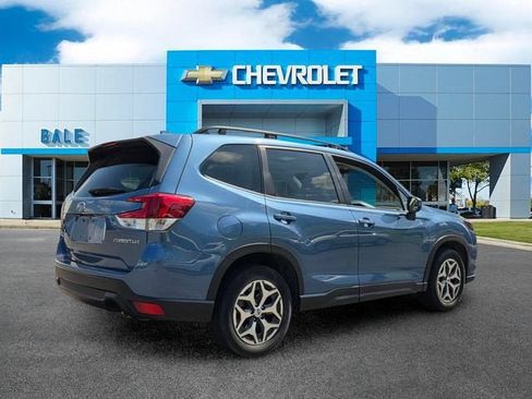 Used 2023 Subaru Forester Premium AWD/4WD image 3