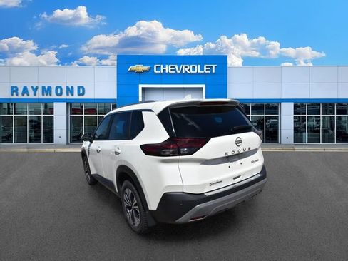 Used 2023 Nissan Rogue SV w/ SV Premium Package AWD/4WD image 5