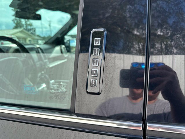Used 2018 Ford F150 Platinum w/ Equipment Group 701A Luxury AWD/4WD image 10