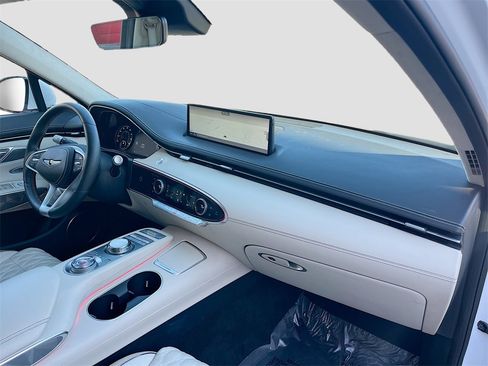 Used 2025 Genesis GV70 3.5T Sport w/ Sport Advanced Package image 31