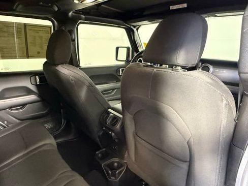 Used 2019 Jeep Wrangler Unlimited Sahara image 53