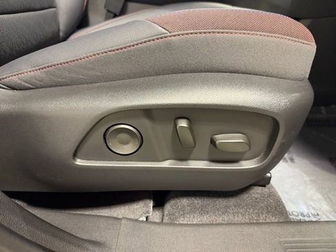 Used 2025 Chevrolet Equinox RS w/ Safety and Technology Package AWD/4WD image 31