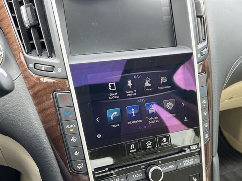 Used 2018 INFINITI Q50 Luxe w/ Essential Package (3.0T Luxe) AWD/4WD image 18