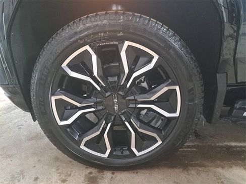 New 2025 GMC Sierra EV Denali image 38