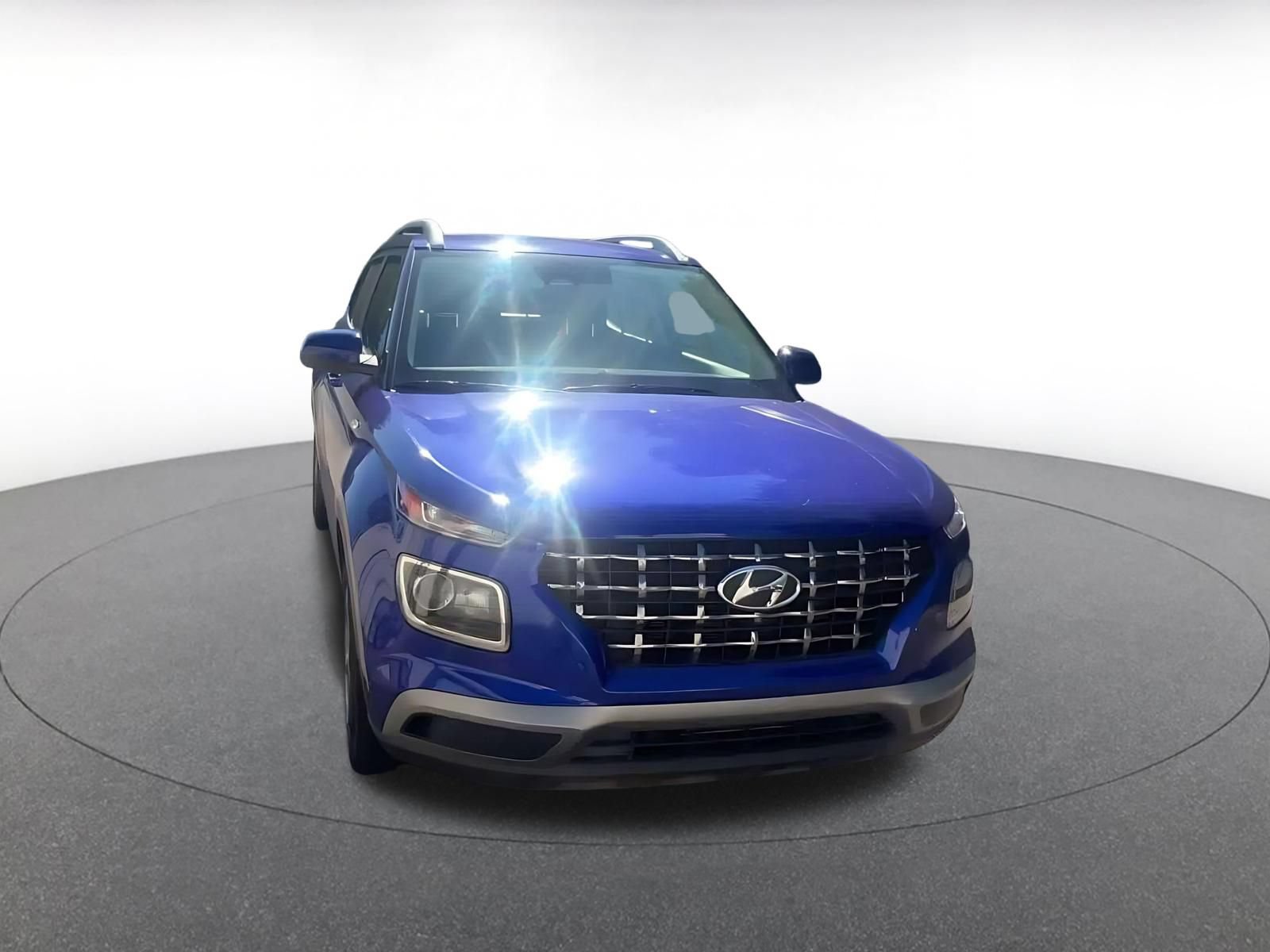 Used 2026 Hyundai Venue SEL FWD image 4
