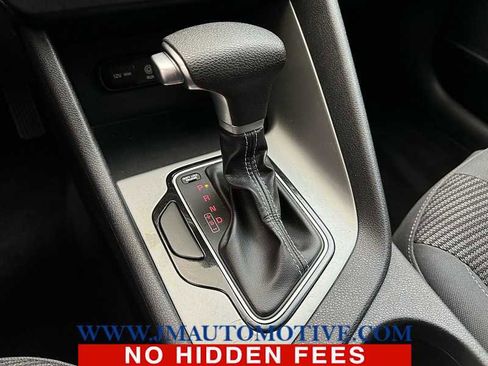 Used 2017 Kia Niro LX image 27