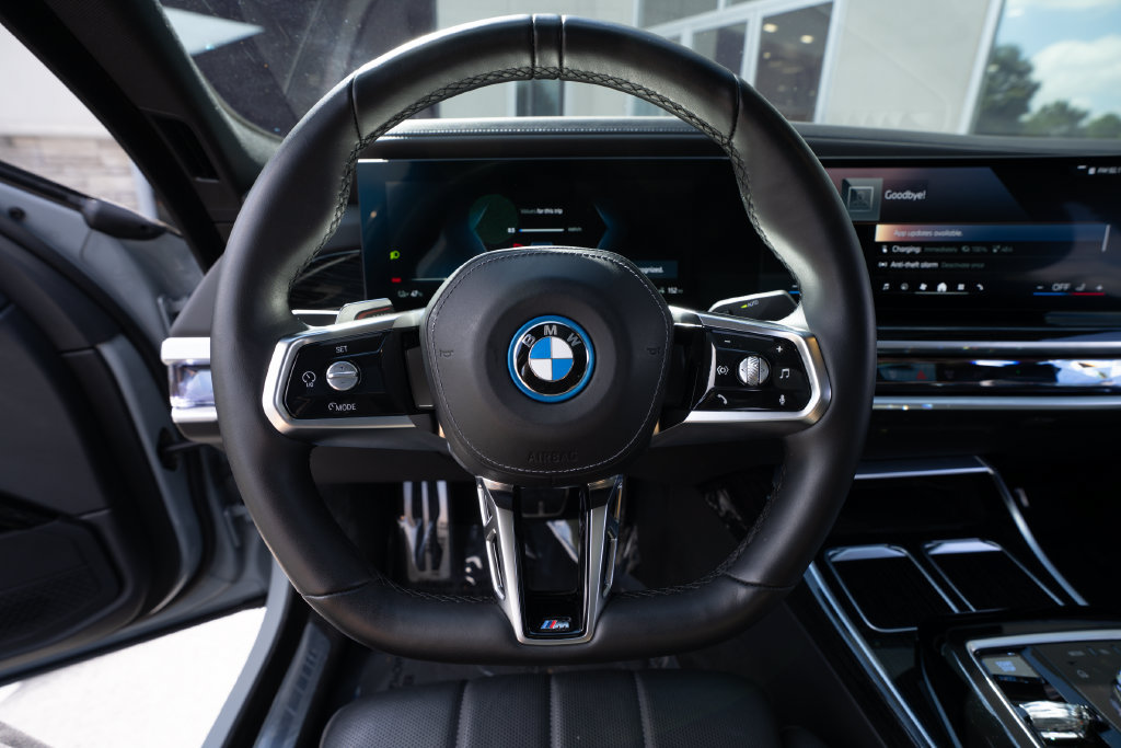 Used 2024 BMW i7 xDrive60 AWD/4WD image 23