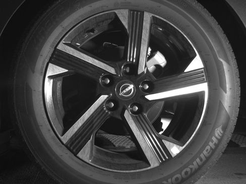 Used 2025 Nissan Sentra SV FWD image 17