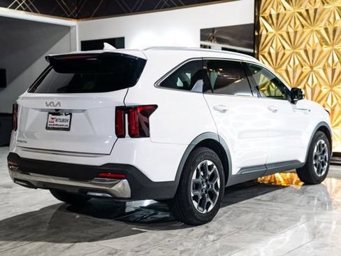 Used 2024 Kia Sorento S FWD image 8