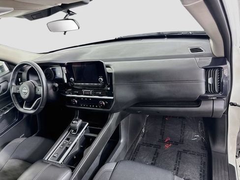 Used 2024 Nissan Pathfinder SV FWD image 29