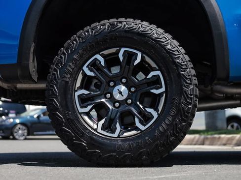 Used 2025 Chevrolet Silverado 1500 ZR2 w/ Technology Package AWD/4WD image 29
